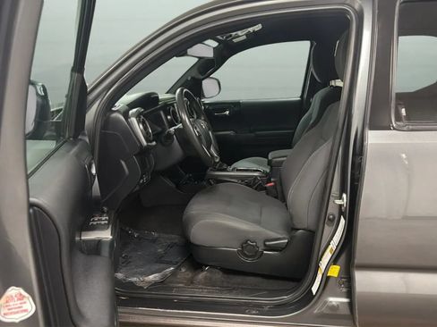 Used 2019 Toyota Tacoma TRD Off-Road w/ Technology Package AWD/4WD image 21