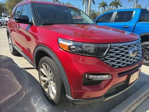 Used 2022 Ford Explorer Platinum w/ Equipment Group 601A image 3