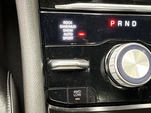 Used 2023 Jeep Grand Cherokee Overland AWD/4WD image 18