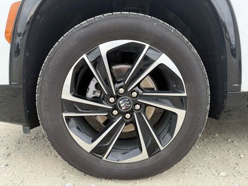 Used 2025 Buick Enclave Sport Touring image 15