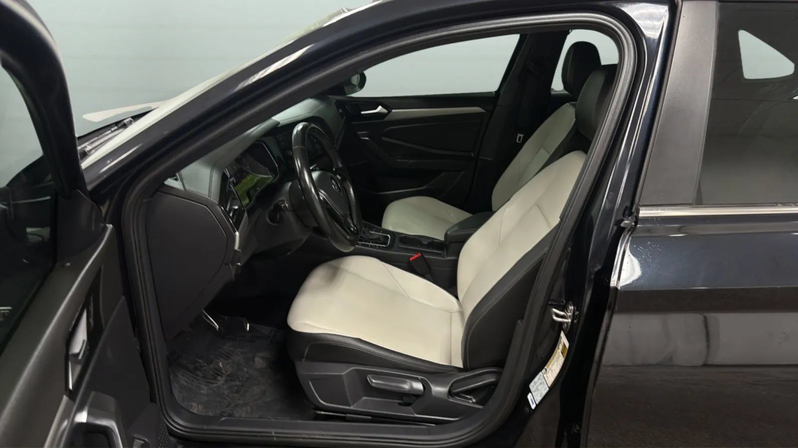 Used 2019 Volkswagen Jetta R-Line FWD image 21