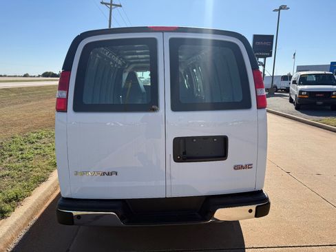 Used 2025 GMC Savana 2500 Work Van w/ Driver Convenience Package image 4