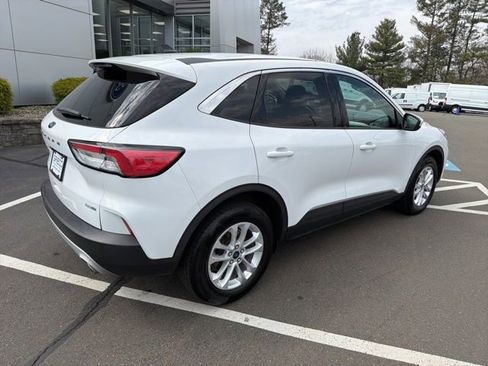 Used 2020 Ford Escape SE image 8