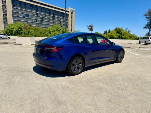 Used 2022 Tesla Model 3 RWD image 5