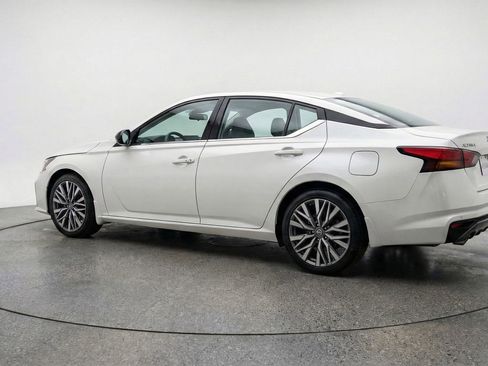Used 2025 Nissan Altima 2.5 SV image 6