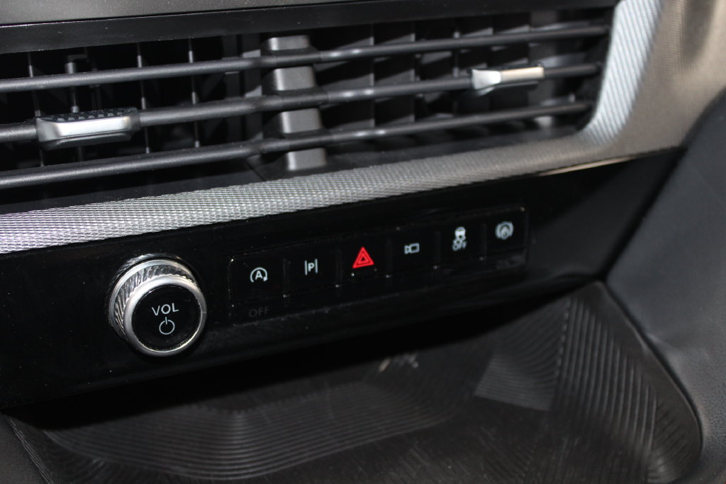 Used 2025 Ford Explorer ST-Line AWD/4WD image 45
