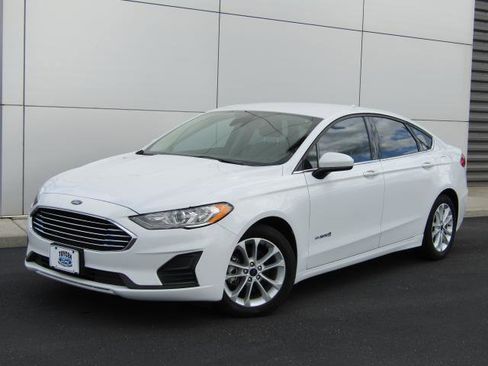 Used 2019 Ford Fusion SE FWD image 24