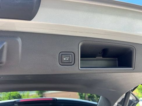 Used 2019 GMC Terrain SLE w/ Driver Convenience Package AWD/4WD image 15