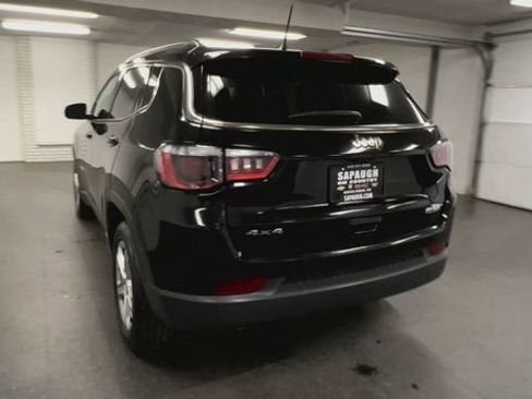 Used 2024 Jeep Compass Latitude AWD/4WD image 7