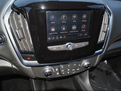 Used 2021 Chevrolet Traverse LS image 12