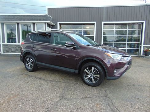 Used 2016 Toyota RAV4 XLE AWD/4WD image 1