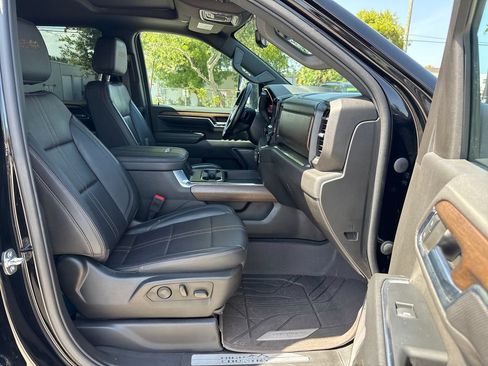 Used 2024 Chevrolet Silverado 2500 High Country w/ Technology Package AWD/4WD image 29