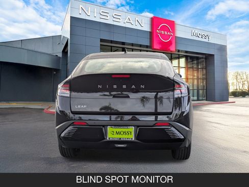 New 2026 Nissan Leaf image 9