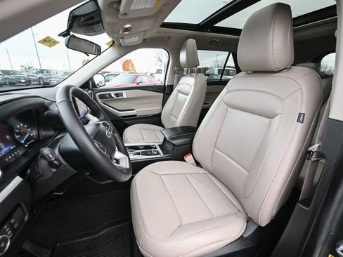 Certified 2023 Ford Explorer XLT w/ Equipment Group 202A image 19