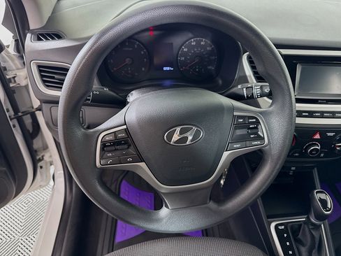 Used 2021 Hyundai Accent SE FWD image 12