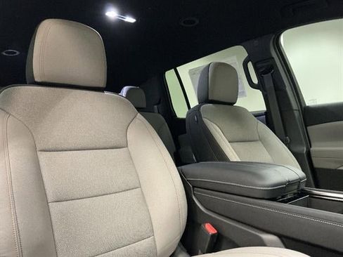 New 2026 Chevrolet Traverse LT w/ LPO, Floor Liner Package FWD image 34