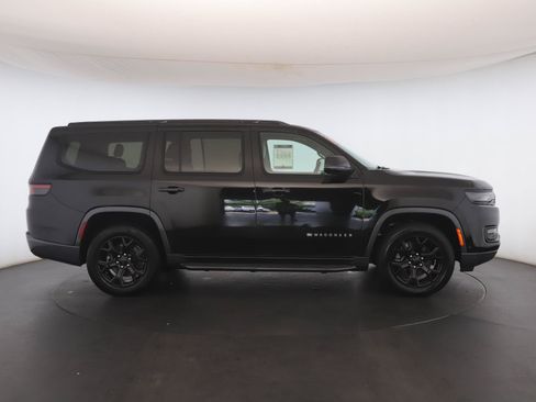 Used 2022 Jeep Wagoneer Series II AWD/4WD image 24