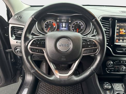 Used 2019 Jeep Cherokee Limited image 28