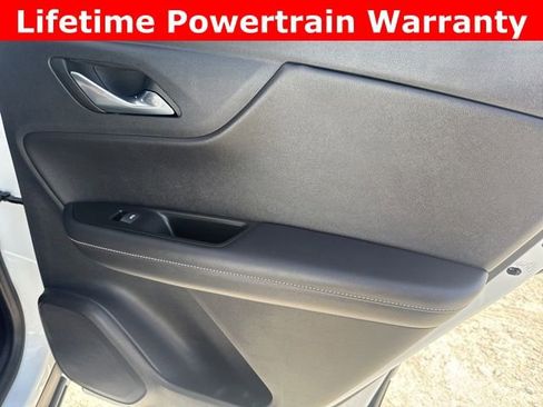 Used 2025 Chevrolet Blazer LT image 21