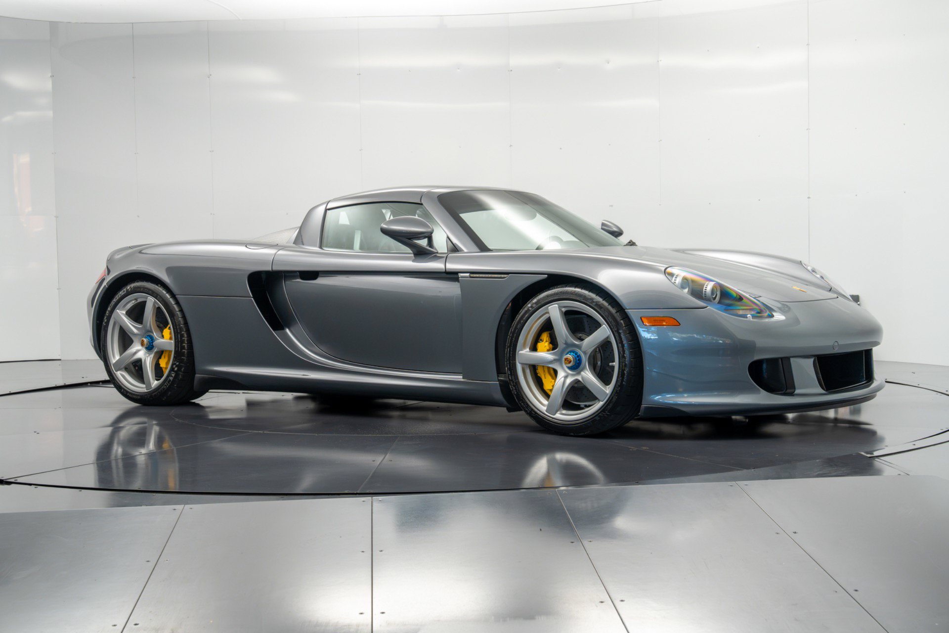 Used 2004 Porsche Carrera GT RWD image 58