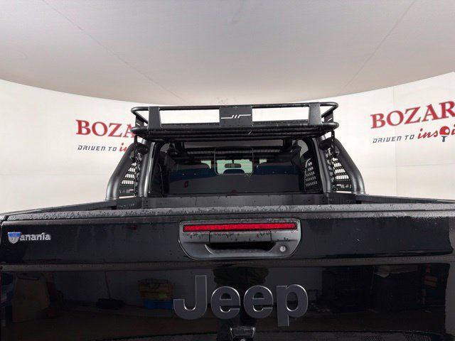 Used 2025 Jeep Gladiator Sport AWD/4WD image 12