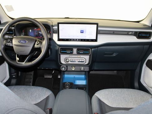 Certified 2025 Ford Maverick XLT w/ XLT Luxury Package image 13