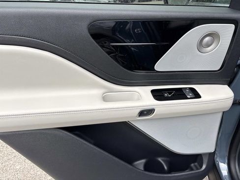 New 2026 Lincoln Aviator Reserve image 17
