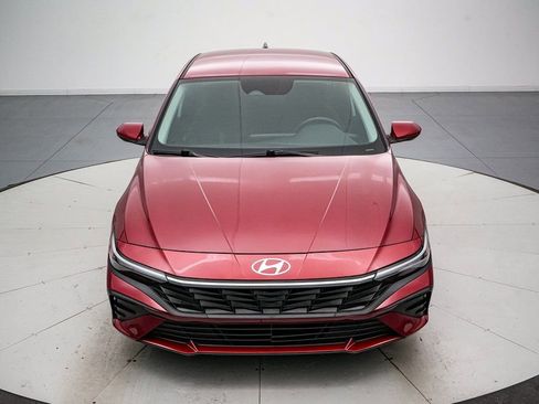 Used 2025 Hyundai Elantra SE image 9