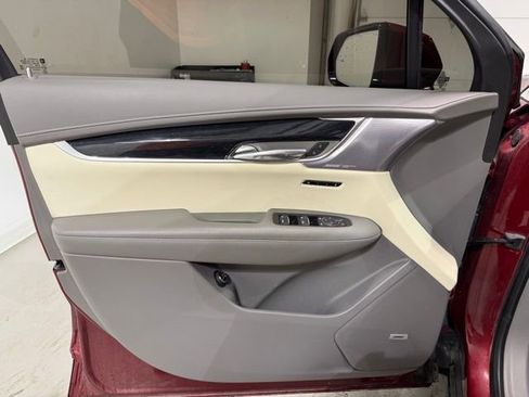 Certified 2023 Cadillac XT6 Premium Luxury AWD/4WD image 11