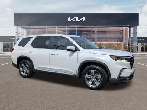 Used 2023 Honda Pilot EX-L image 2