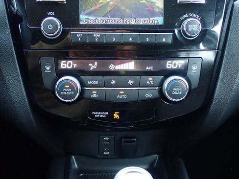 Used 2017 Nissan Rogue Sport SV FWD image 19