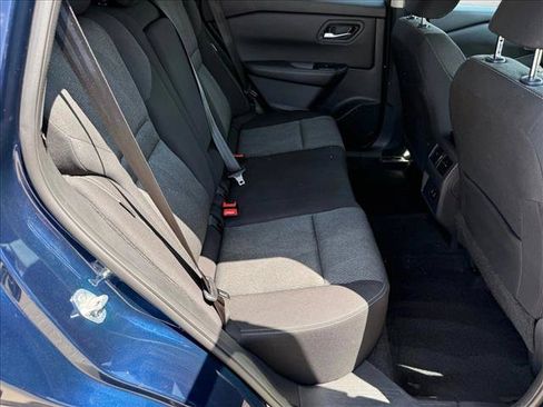 Used 2024 Nissan Rogue SV AWD/4WD image 18