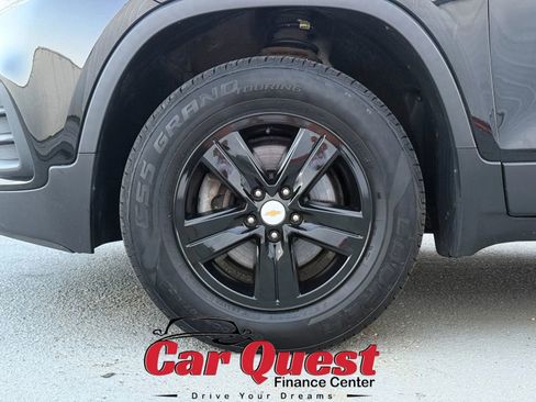 Used 2019 Chevrolet Trax LT w/ LT Convenience Package image 28