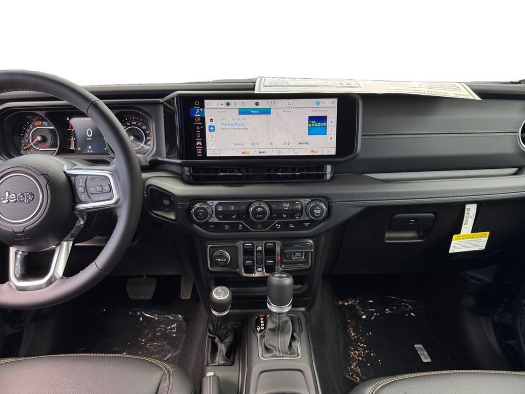 New 2025 Jeep Wrangler Unlimited Sahara AWD/4WD image 11
