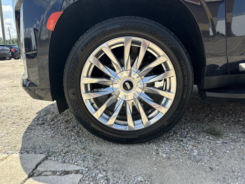 Used 2021 Cadillac Escalade ESV Premium Luxury AWD/4WD image 12
