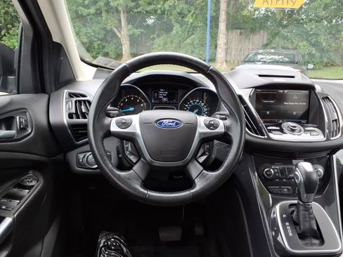 Used 2013 Ford Escape Titanium w/ Parking Technology Pkg AWD/4WD image 12