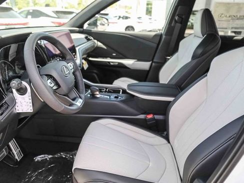 New 2026 Lexus TX 500h AWD image 25