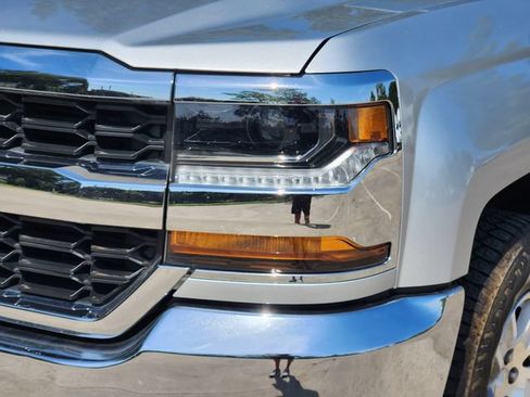 Used 2018 Chevrolet Silverado 1500 LS w/ Trailering Package AWD/4WD image 9