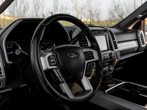 Used 2017 Ford F250 Lariat w/ FX4 Off-Road Package image 22