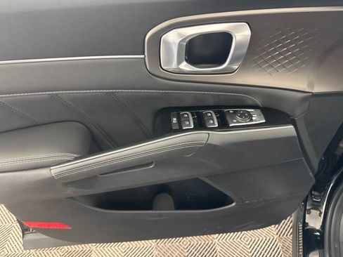 Certified 2025 Kia Sorento SX FWD image 20