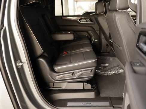 New 2026 GMC Yukon XL Elevation image 35