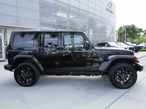 Used 2025 Jeep Wrangler Unlimited Sahara w/ Safety Group AWD/4WD image 26