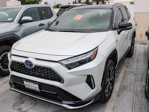 Used 2024 Toyota RAV4 XSE w/ Weather Package AWD/4WD image 5
