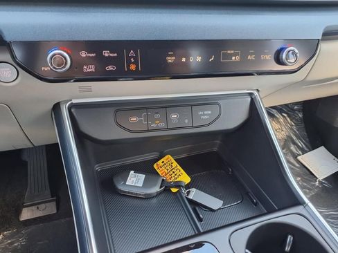 New 2026 Kia Carnival SX FWD image 21
