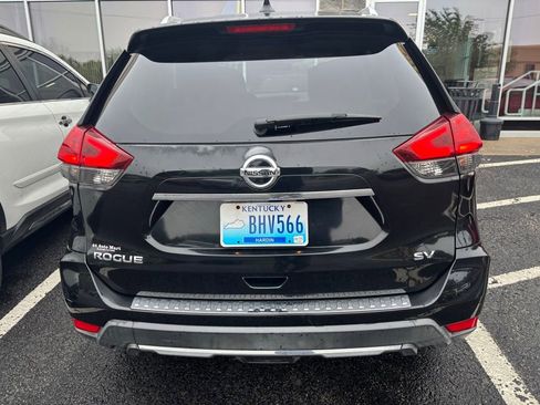 Used 2017 Nissan Rogue SV w/ SV Premium Package FWD image 8