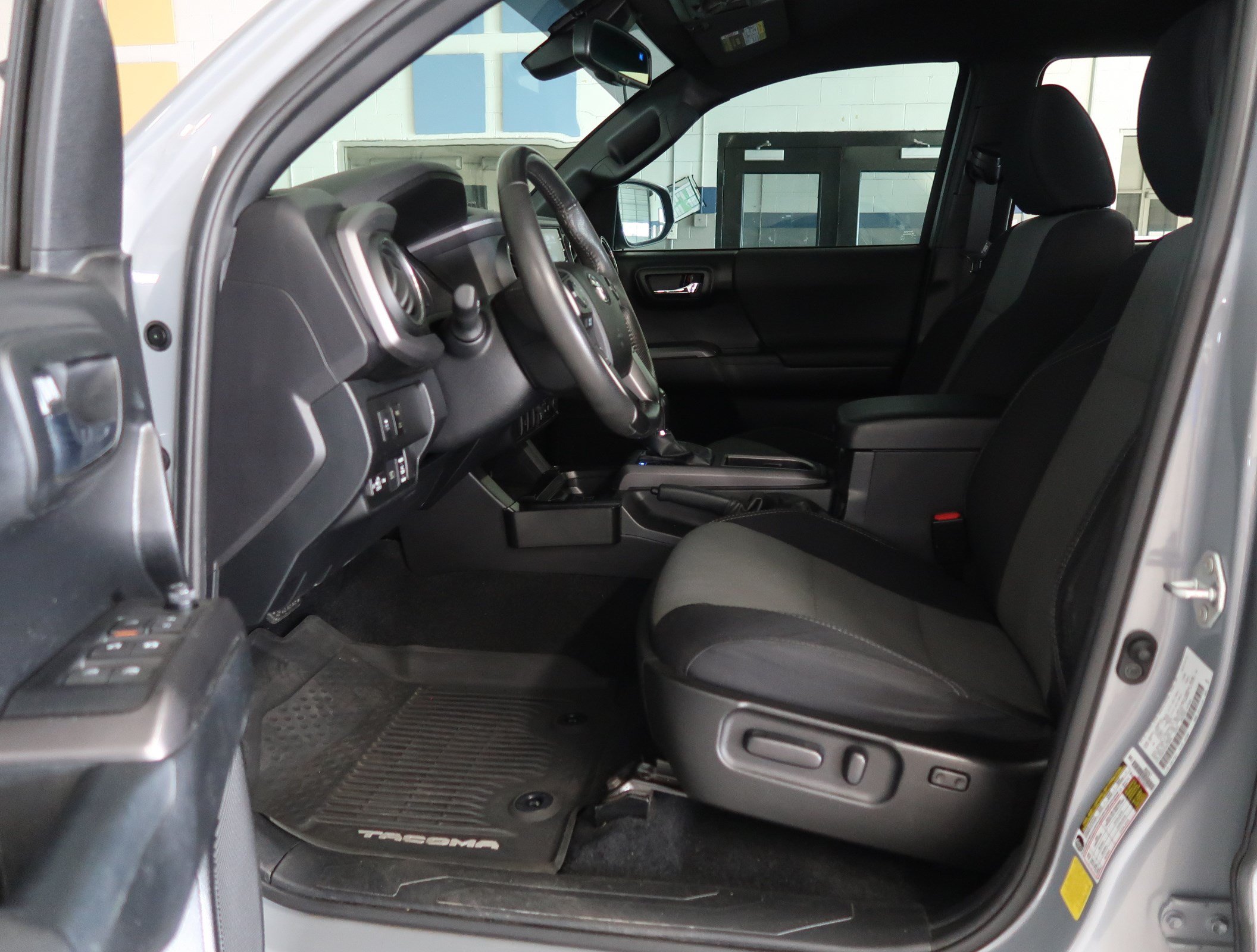 Used 2021 Toyota Tacoma TRD Off-Road AWD/4WD image 15