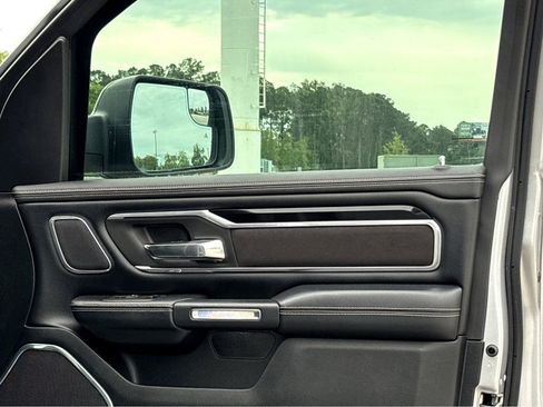 Used 2021 RAM 1500 Laramie RWD image 17