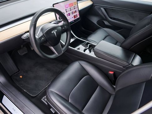 Used 2018 Tesla Model 3 Long Range image 9