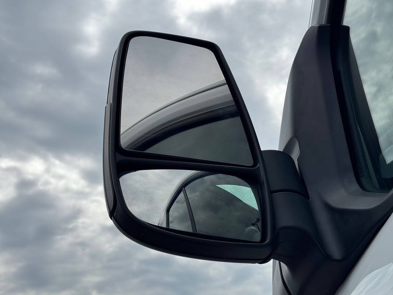 Used 2018 Ford Transit 250 130 Low Roof RWD image 45