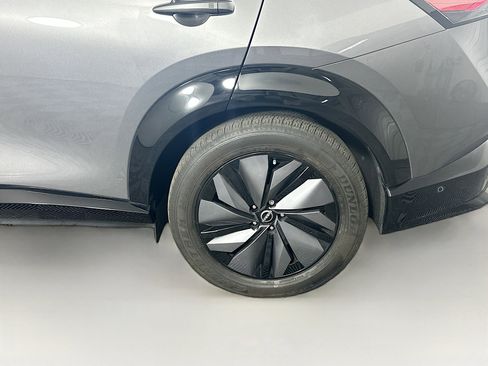 Used 2023 Nissan Ariya FWD image 11